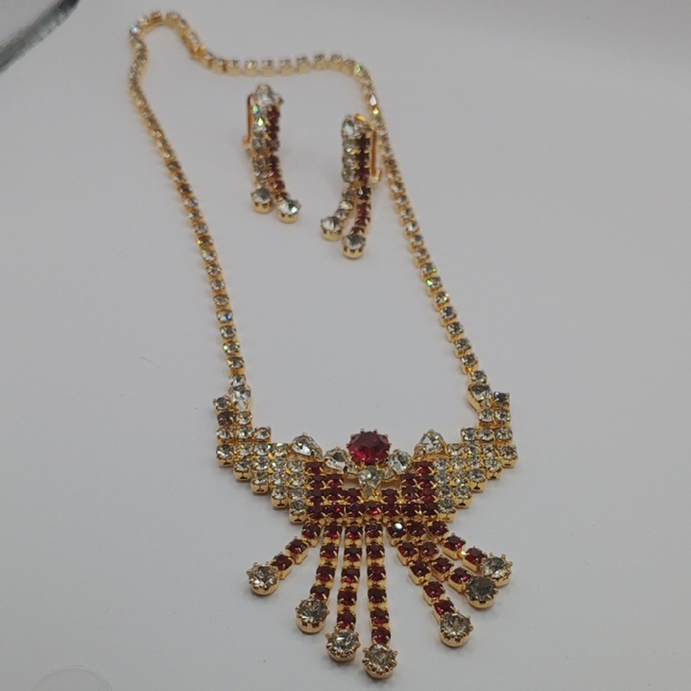 Vintage Elegant Gold and Red Jewelry Set